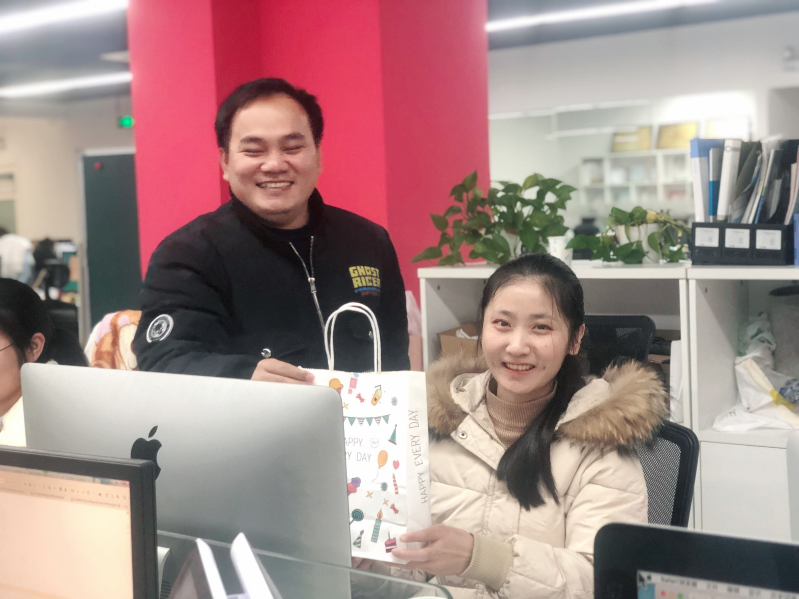 养正至和：女神节快乐 | 愿你永远芳华自在 笑靥如花